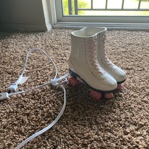 Scentsy Pink and white roller skates warmer